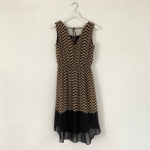 EUC Enfocus Studio casual tan and black zigzag or herringbone pattern dress - Picture 2 of 4